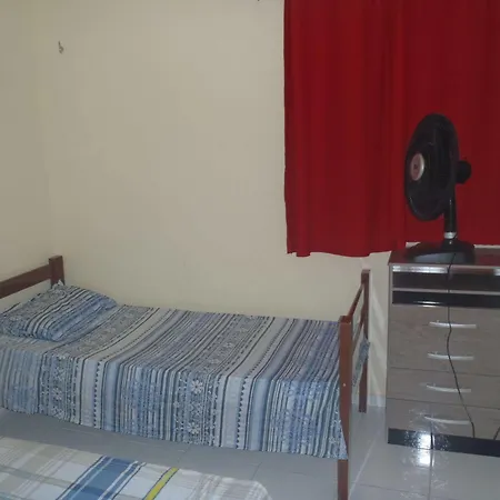 Albergue Metropolis & *